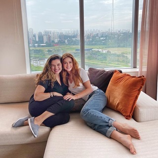 Marina Ruy Barbosa feet photo thumbnail
