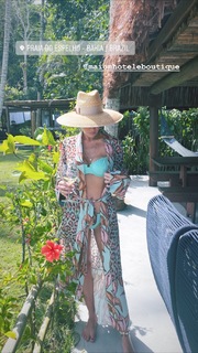 Marina Ruy Barbosa feet photo thumbnail