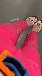 Marina Ruy Barbosa feet photo thumbnail