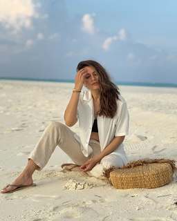 Hansika Motwani feet photo thumbnail