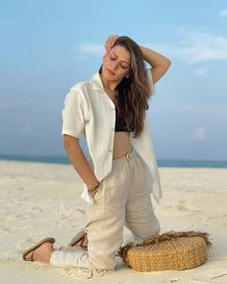 Hansika Motwani feet photo thumbnail