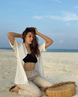 Hansika Motwani feet photo thumbnail
