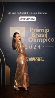 Larissa Manoela feet photo thumbnail