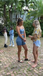 Lele Pons feet photo thumbnail
