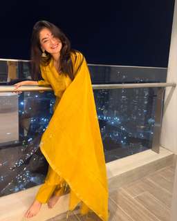 Anushka Sen feet photo thumbnail
