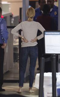 January Jones feet photo thumbnail