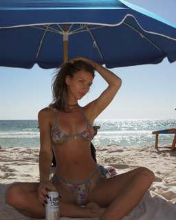 Rachel Cook feet photo thumbnail