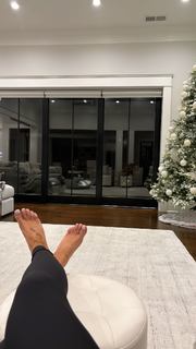 Victoria Waldrip feet photo thumbnail