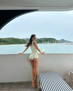 Zaira Nara feet photo thumbnail