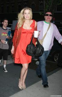 Amber Heard feet photo thumbnail