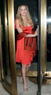 Amber Heard feet photo thumbnail