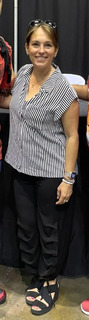Amy Jo Johnson feet photo 4