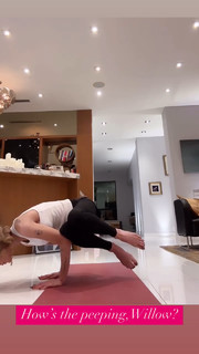 Kate Beckinsale feet photo thumbnail