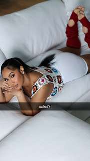 Queen Naija feet photo thumbnail