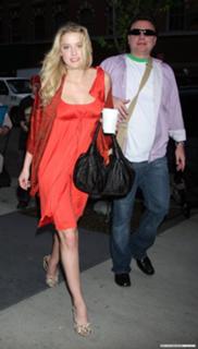 Amber Heard feet photo thumbnail