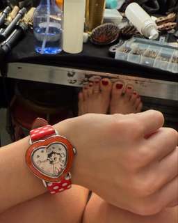 Addison Rae feet photo thumbnail