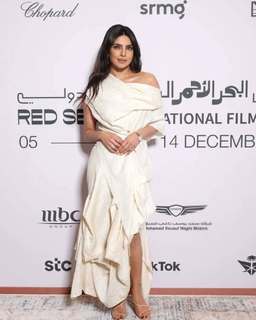 Priyanka Chopra Jonas feet photo thumbnail