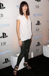 Catherine Bell feet photo thumbnail