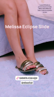 Larissa Manoela feet photo thumbnail
