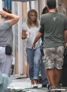 Amber Heard feet photo thumbnail