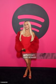Tana Mongeau feet photo thumbnail