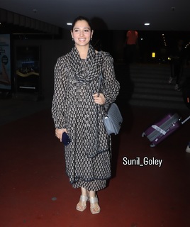 Tamannaah Bhatia feet photo thumbnail