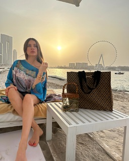 Xenia Tchoumitcheva feet photo thumbnail