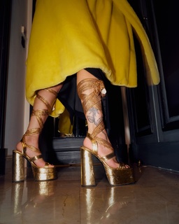 Haifa Wehbe feet photo thumbnail