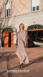 Nicole Neumann feet photo thumbnail