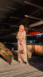 Nicole Neumann feet photo thumbnail