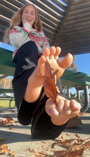 Kay Hansen feet photo thumbnail