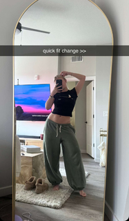 Katie Sigmond feet photo thumbnail