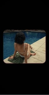 Isis Valverde feet photo thumbnail