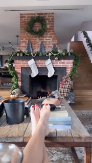 Julianne Hough feet photo thumbnail