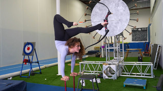 Sofie Dossi feet photo thumbnail