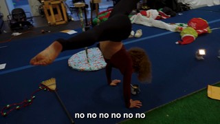 Sofie Dossi feet photo thumbnail