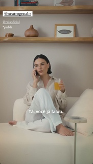 Isis Valverde feet photo thumbnail