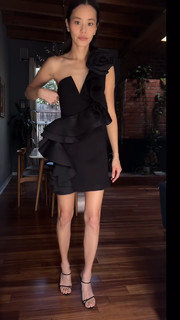 Jamie Chung feet photo thumbnail