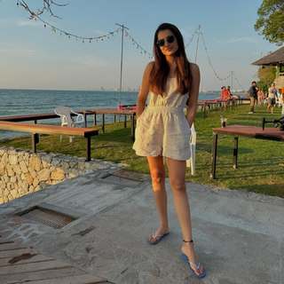 Trisha Krishnan feet photo thumbnail