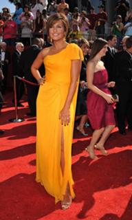 Mariska Hargitay feet photo thumbnail