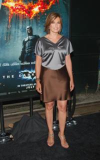 Mariska Hargitay feet photo thumbnail