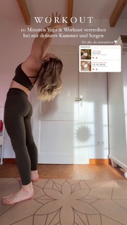 Lola Weippert feet photo thumbnail