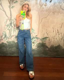 Carolina Dieckmann feet photo thumbnail