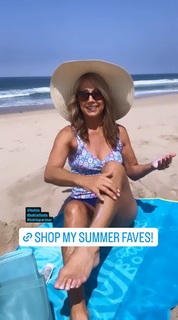 Denise Austin feet photo thumbnail