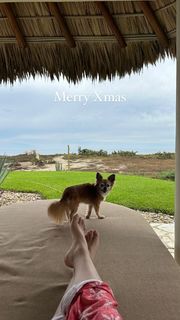 Melissa Barrera feet photo 4