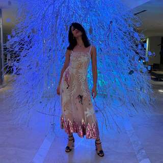 Olga Kurylenko feet photo thumbnail