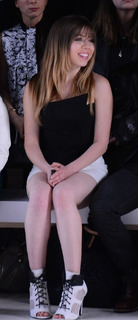 Jennette McCurdy feet photo 4