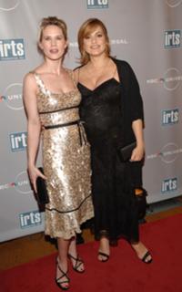 Mariska Hargitay feet photo thumbnail