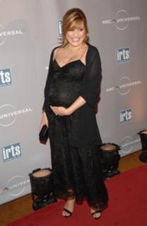 Mariska Hargitay feet photo thumbnail
