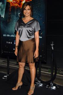 Mariska Hargitay feet photo thumbnail